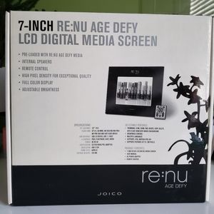 7inch Re:nu age defy LCD digital media screen. NWT